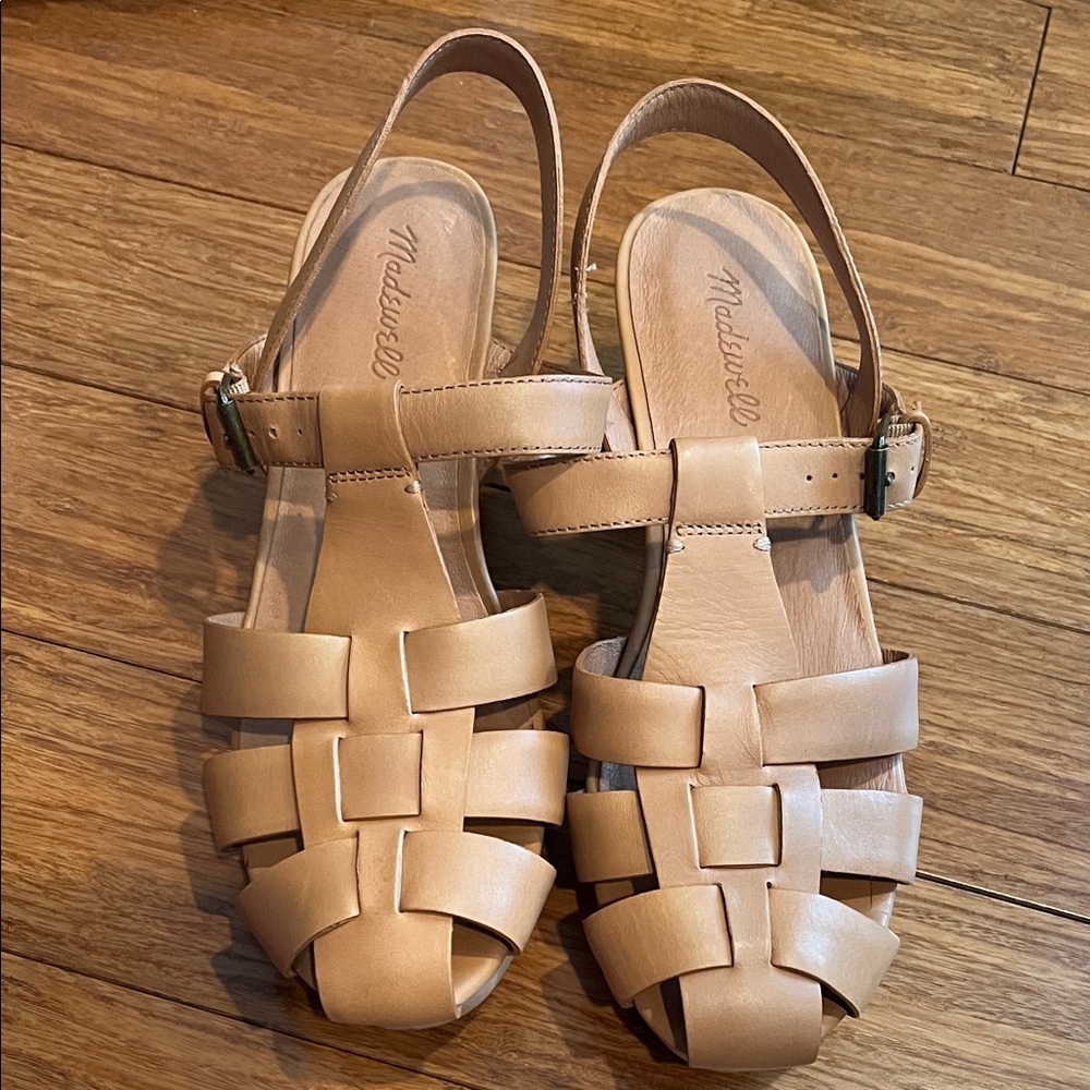 The Fisherman Sandal Clog size 10 Desert Camel